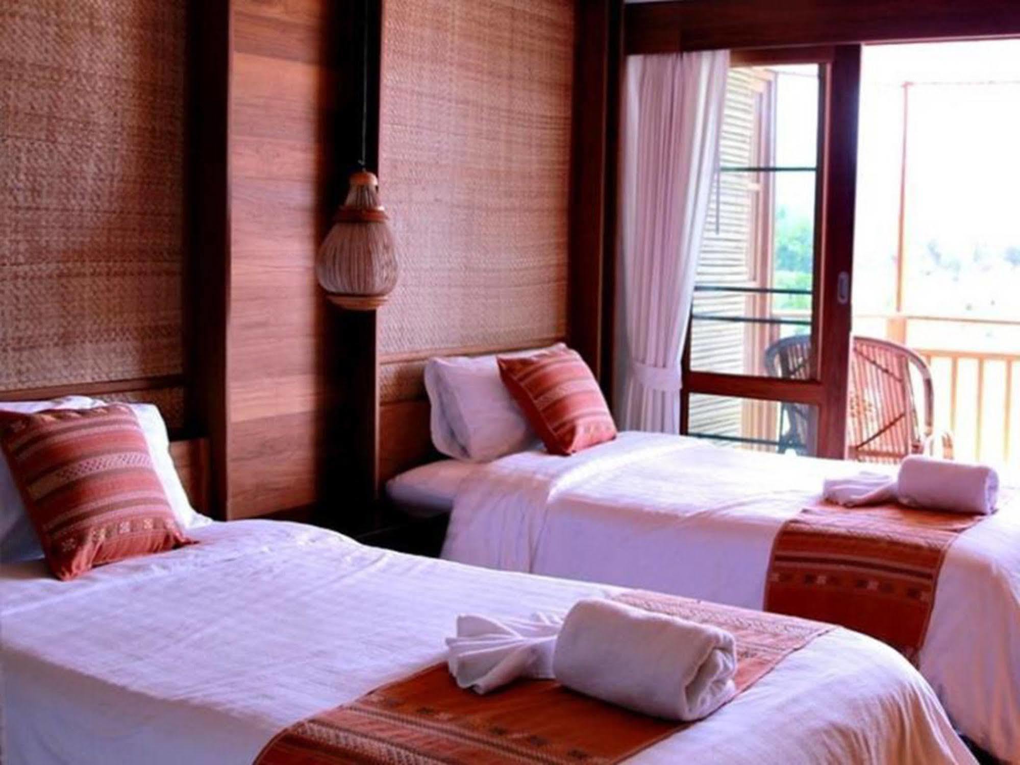 River Bank Resort Mae Sariang Exterior foto