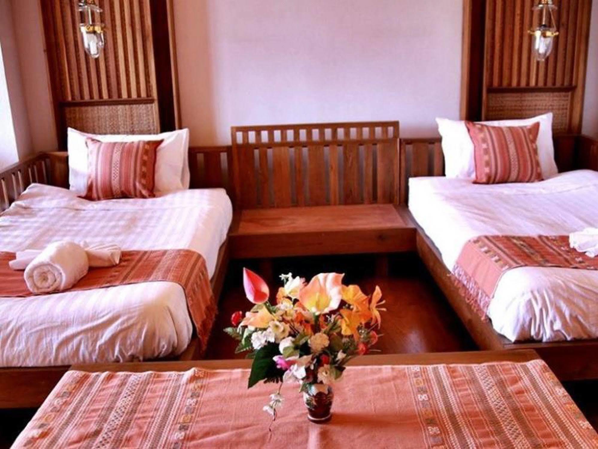 River Bank Resort Mae Sariang Exterior foto